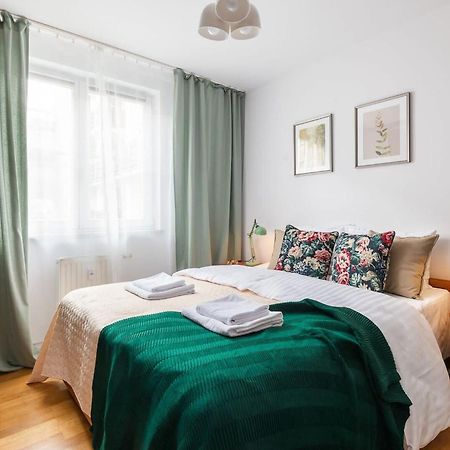Elektoralna 12A - Colorful Apartment With Balcony By Noclegi Renters Βαρσοβία Εξωτερικό φωτογραφία